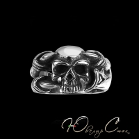 Готическое кольцо с черепом "Душа неверного"