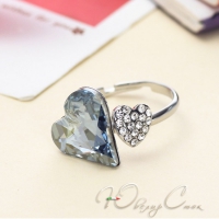 Регулируемое кольцо с кристаллами Swarovski "Сияющее сердце"